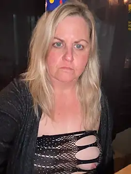 Bruiserboomer2 online show from May 2026 02:24:02 PM