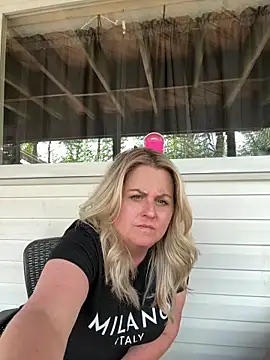 Bruiserboomer2 online show from May 2026 06:47:02 PM
