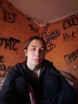 Laurie Corny online show from April 2026 10:13:02 AM