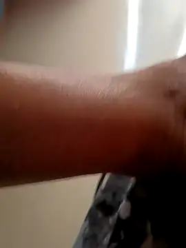 ayushi812 online show from April 2026 12:47:02 PM