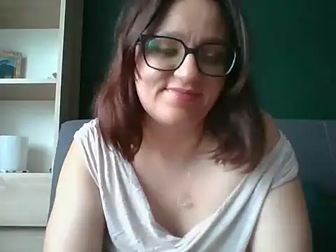 Snapshot of sensual_paris chatting on June 2026 05:30:01 AM sensual paris online show from June 2026 05:30:01 AM