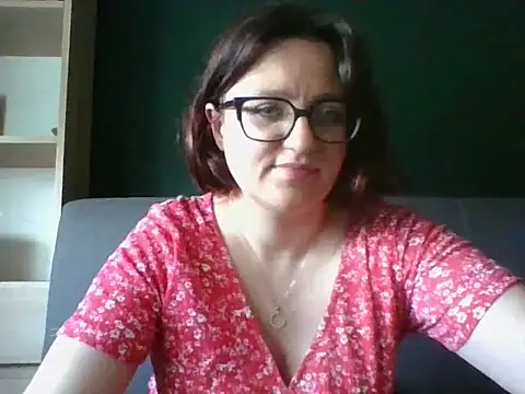 Snapshot of sensual_paris chatting on June 2026 05:25:01 AM sensual paris online show from June 2026 05:25:01 AM