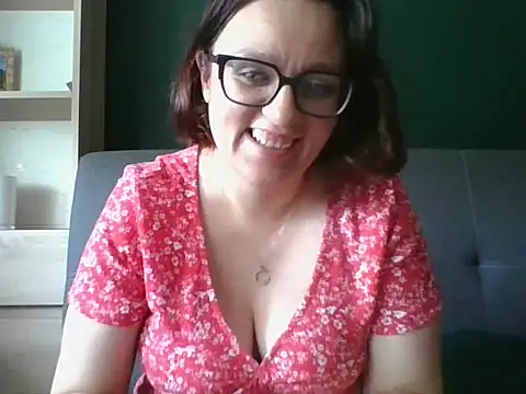 Snapshot of sensual_paris chatting on June 2026 10:15:01 AM sensual paris online show from June 2026 10:15:01 AM