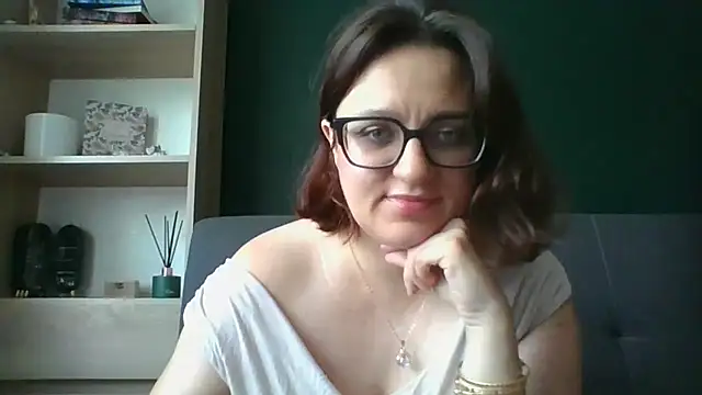 Snapshot of sensual_paris chatting on July 2026 05:18:01 AM sensual paris online show from July 2026 05:18:01 AM