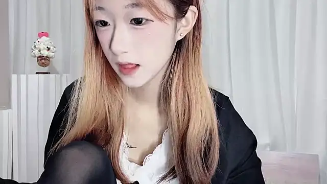 Snapshot of susu-2008 chatting on June 2026 02:33:01 PM susu-2008 online show from June 2026 02:33:01 PM