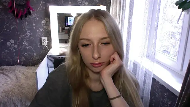 AliceTwinkle online show from April 2026 11:47:02 AM