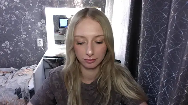 AliceTwinkle online show from May 2026 04:15:02 PM