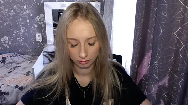 AliceTwinkle online show from May 2026 09:50:02 AM