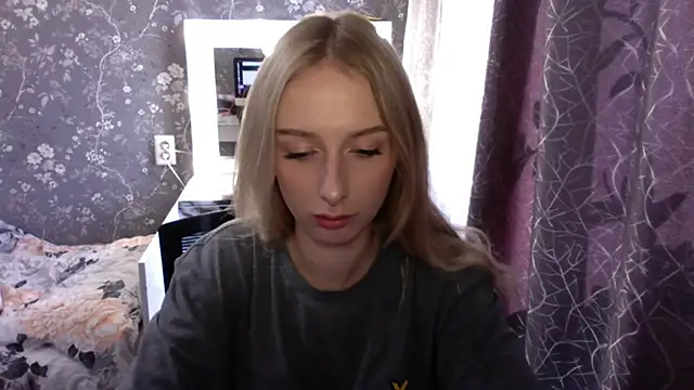 AliceTwinkle online show from May 2026 11:39:02 AM
