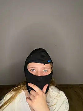 SweetyLucy555 online show from June 2026 11:35:02 PM