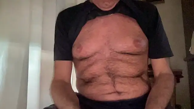 Snapshot of henrybull007 chatting on June 2026 12:42:02 PM henrybull007 online show from June 2026 12:42:02 PM