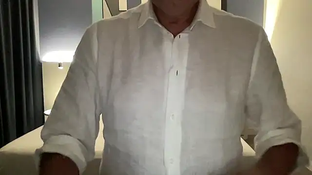 Snapshot of henrybull007 chatting on June 2026 08:32:02 PM henrybull007 online show from June 2026 08:32:02 PM