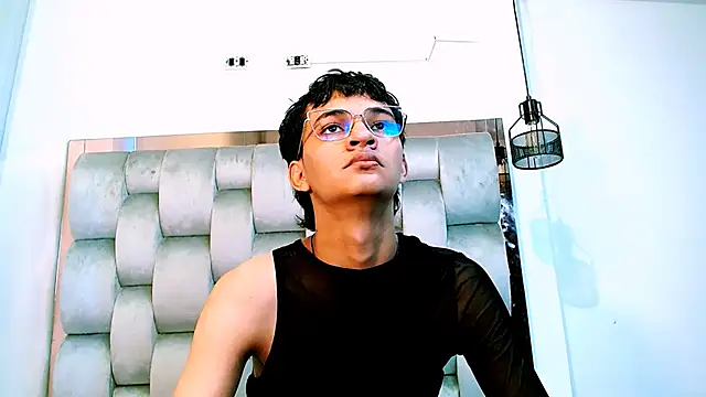 Snapshot of SahirCharm chatting on June 2026 01:57:01 PM SahirCharm online show from June 2026 01:57:01 PM