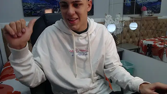 Snapshot of Ethanx18_ chatting on May 2026 05:02:02 AM Ethanx18 online show from May 2026 05:02:02 AM