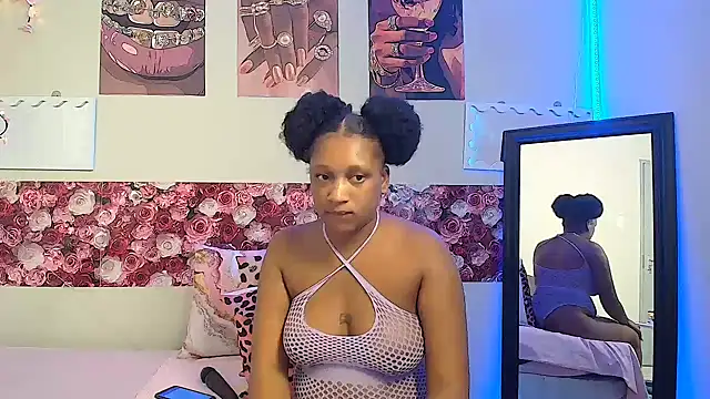 Snapshot of EnchantingLisa chatting on May 2026 05:36:02 AM EnchantingLisa online show from May 2026 05:36:02 AM