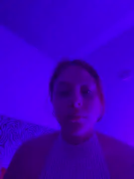 Snapshot of HayleyRoss_ chatting on June 2026 02:38:01 AM HayleyRoss online show from June 2026 02:38:01 AM