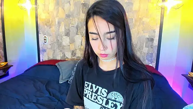 Snapshot of AshleyGross_ chatting on May 2026 07:44:02 PM AshleyGross online show from May 2026 07:44:02 PM