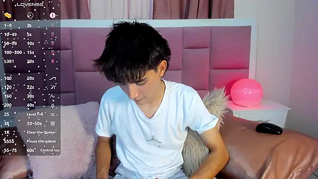 Snapshot of christopher_robin4 chatting on May 2026 08:03:02 PM christopher robin4 online show from May 2026 08:03:02 PM