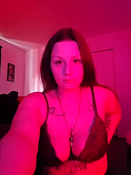 Snapshot of EmilyRay00 chatting on June 2026 11:03:01 PM EmilyRay00 online show from June 2026 11:03:01 PM