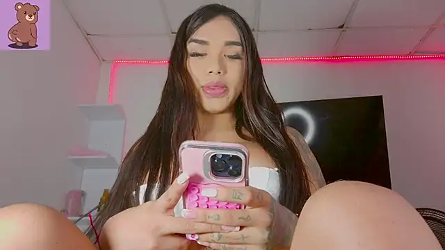 Snapshot of alejadolli chatting on June 2026 11:35:01 PM alejadolli online show from June 2026 11:35:01 PM