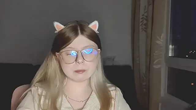 Snapshot of YukiBlush chatting on May 2026 04:45:02 PM YukiBlush online show from May 2026 04:45:02 PM