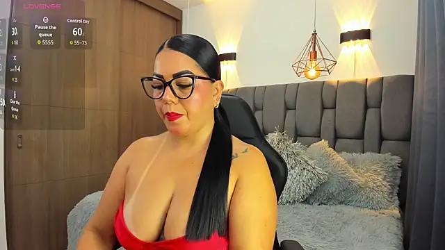 Alanna 19 online show from May 2026 02:03:01 PM