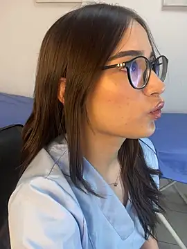 Snapshot of Sweet_Milaa1 chatting on May 2026 04:23:01 PM Sweet Milaa1 online show from May 2026 04:23:01 PM