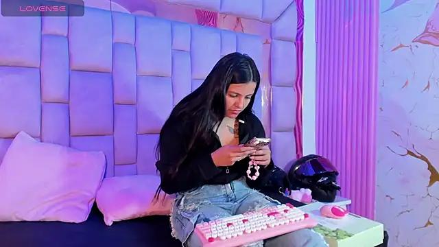 Snapshot of Anal_Temptation chatting on June 2026 01:06:02 PM Anal Temptation online show from June 2026 01:06:02 PM