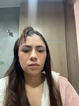 Snapshot of EmilyCxx chatting on June 2026 12:04:01 AM EmilyCxx online show from June 2026 12:04:01 AM