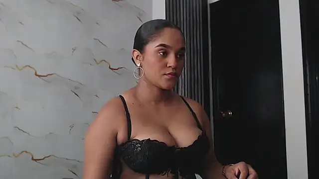 Snapshot of Liaa_cams chatting on June 2026 08:29:02 PM Liaa cams online show from June 2026 08:29:02 PM
