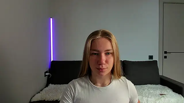 Snapshot of AnnaAlexArti chatting on July 2026 05:01:01 AM AnnaAlexArti online show from July 2026 05:01:01 AM