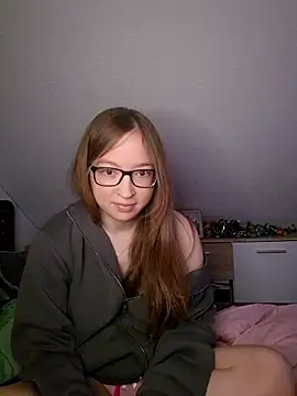 Snapshot of Freaky-Doll chatting on June 2026 08:11:01 PM Freaky-Doll online show from June 2026 08:11:01 PM
