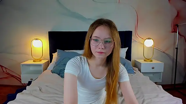 Snapshot of FloraLarsson chatting on June 2026 03:29:02 AM FloraLarsson online show from June 2026 03:29:02 AM