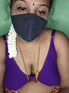 Snapshot of tamil_butterfly chatting on July 2026 06:43:02 PM tamil butterfly online show from July 2026 06:43:02 PM