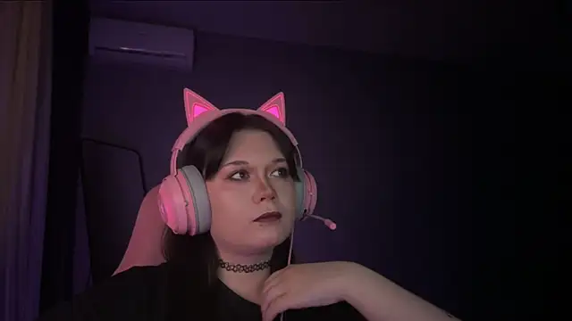 BPDkitty online show from April 2026 07:09:02 PM