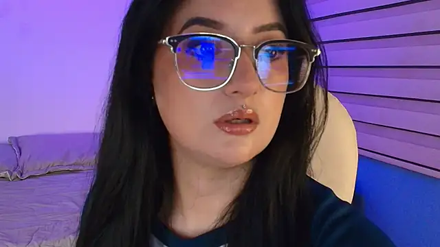 Snapshot of AnnyBonne9 chatting on May 2026 11:40:02 AM AnnyBonne9 online show from May 2026 11:40:02 AM
