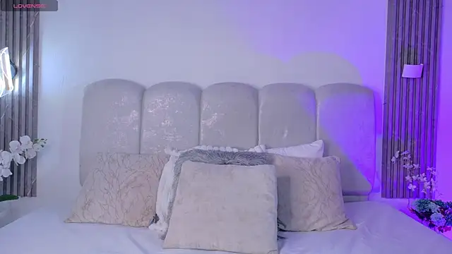 ScarlettVelvet online show from June 2026 01:15:01 PM