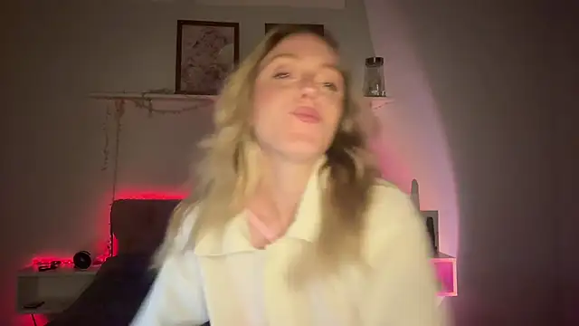 Snapshot of sweetemma_x chatting on June 2026 03:19:02 AM sweetemma x online show from June 2026 03:19:02 AM