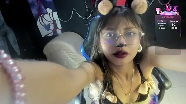 Snapshot of Noa_lau chatting on June 2026 08:11:02 PM Noa lau online show from June 2026 08:11:02 PM