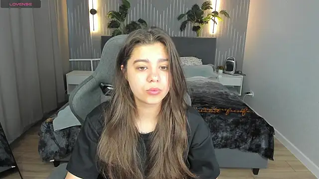 Trisha Moore online show from June 2026 01:06:01 AM