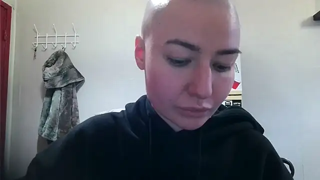 Julia Bright online show from April 2026 05:08:02 PM