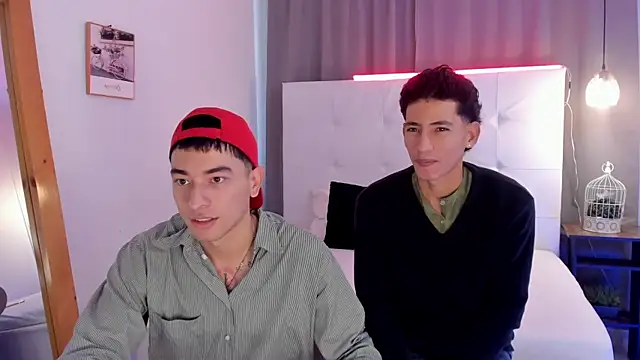 Snapshot of Alejo-and-Thiago chatting on May 2026 12:24:02 PM Alejo-and-Thiago online show from May 2026 12:24:02 PM