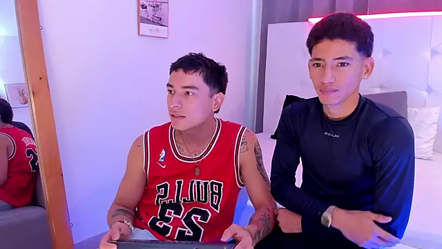 Snapshot of Alejo-and-Thiago chatting on May 2026 12:34:02 PM Alejo-and-Thiago online show from May 2026 12:34:02 PM