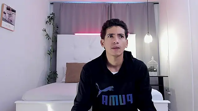 Alejo-and-Thiago online show from June 2026 12:30:01 PM