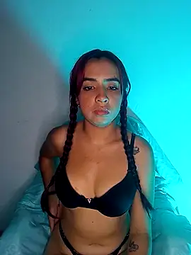Lili 19  online show from May 2026 12:18:01 AM