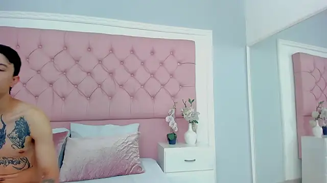 Snapshot of SarahDoll__ chatting on June 2026 01:48:01 PM SarahDoll online show from June 2026 01:48:01 PM
