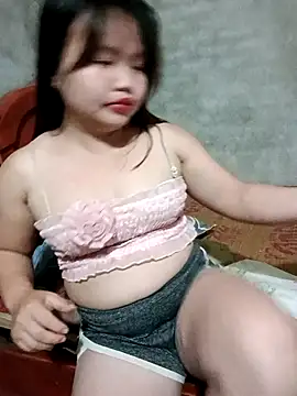 Snapshot of Lily_Henry chatting on May 2026 12:44:02 PM Lily Henry online show from May 2026 12:44:02 PM
