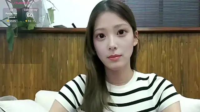 Snapshot of rii_nyan chatting on May 2026 01:45:01 AM rii nyan online show from May 2026 01:45:01 AM