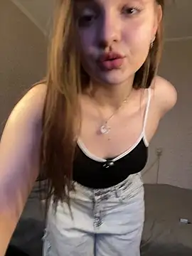 Vyxia online show from June 2026 06:08:02 PM
