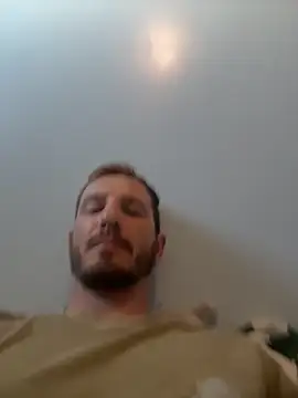 Snapshot of Oliverhnt chatting on May 2026 10:42:01 AM Oliverhnt online show from May 2026 10:42:01 AM
